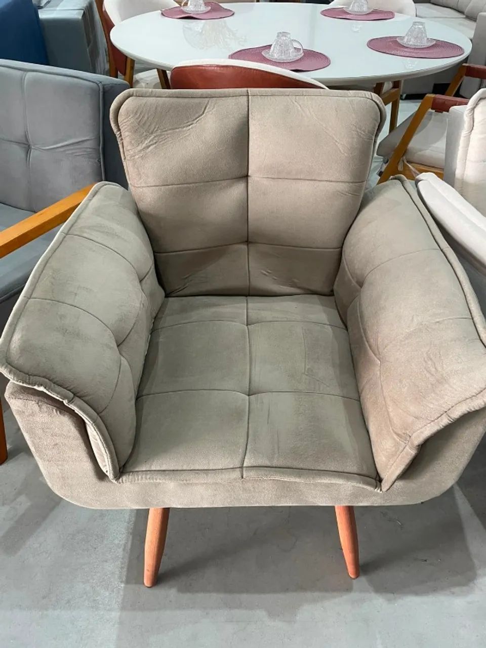 Poltronas com Pés Palito (Últimas Peças) - Foto 2