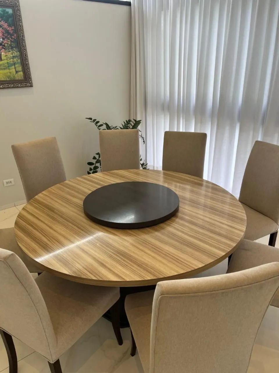 mesa de jantar com meio giratório e 8 cadeiras - Foto 3