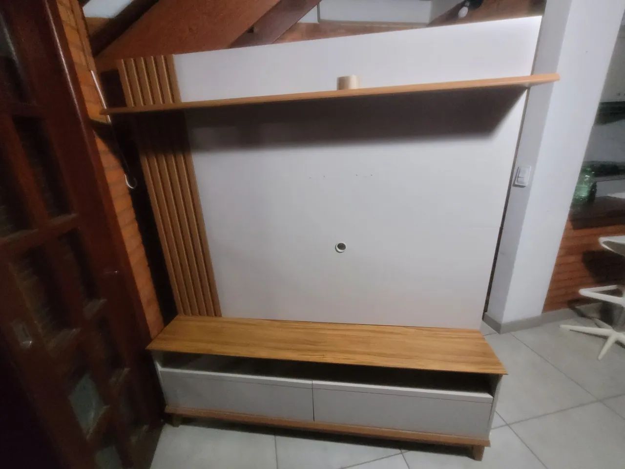 Painel de TV ate 65 polegadas  em mdf com Nicho e duas portas  - Foto 2