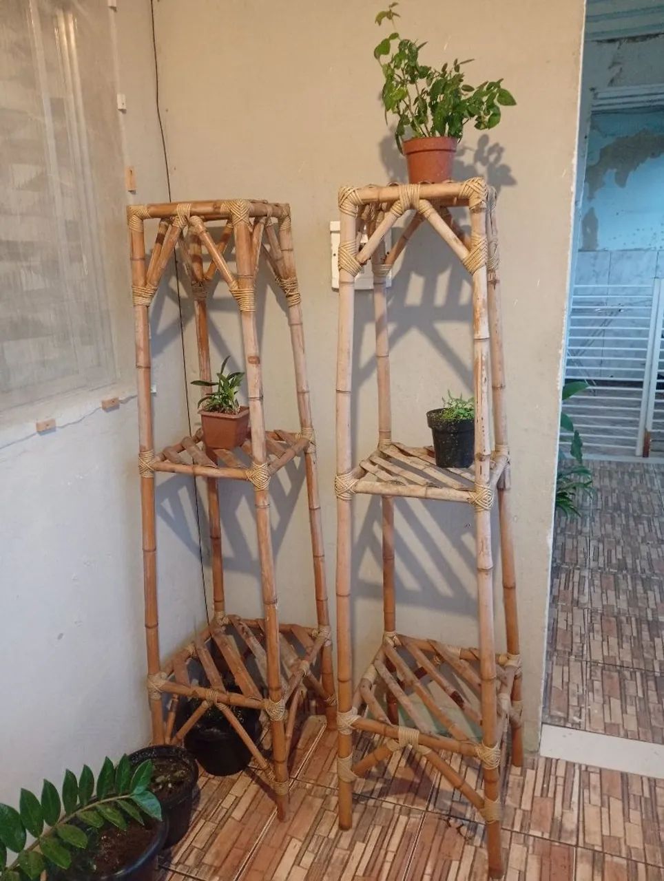 2 Prateleiras de Bambu Para Plantas