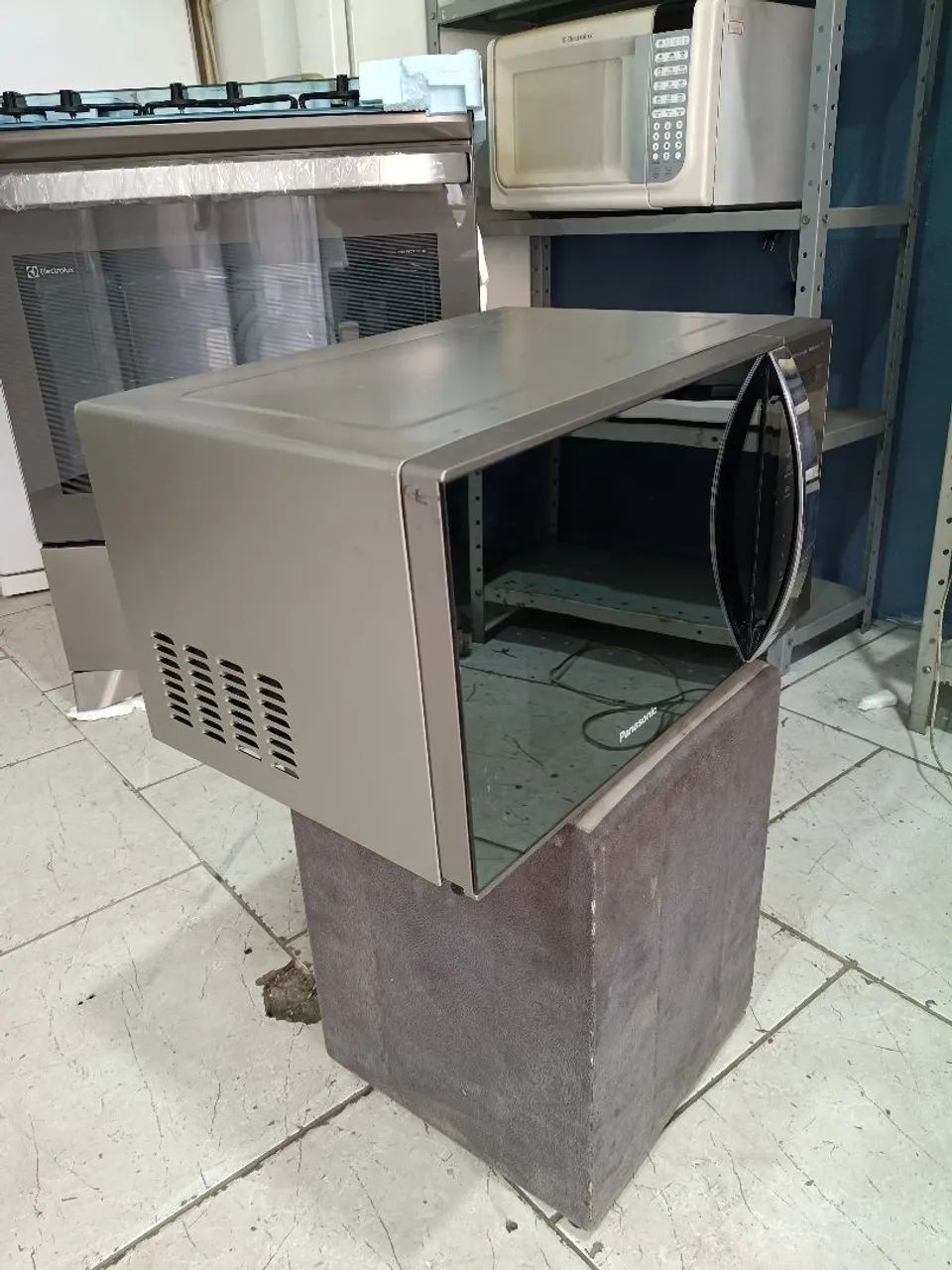 Microondas Panasonic SEMINOVO 21L 127v - Foto 3