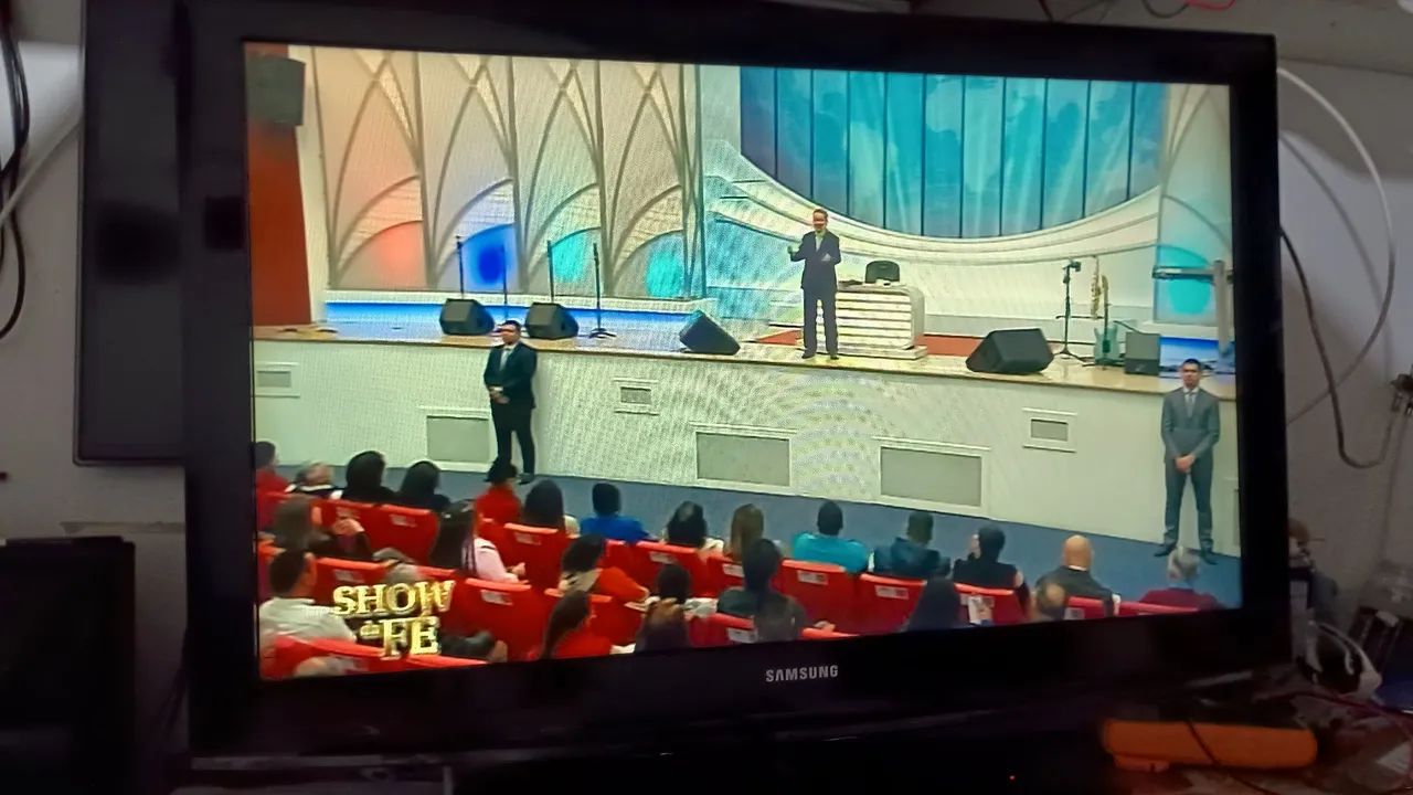 Tv Samsung 40 polegadas não e smart usar conversor digital 