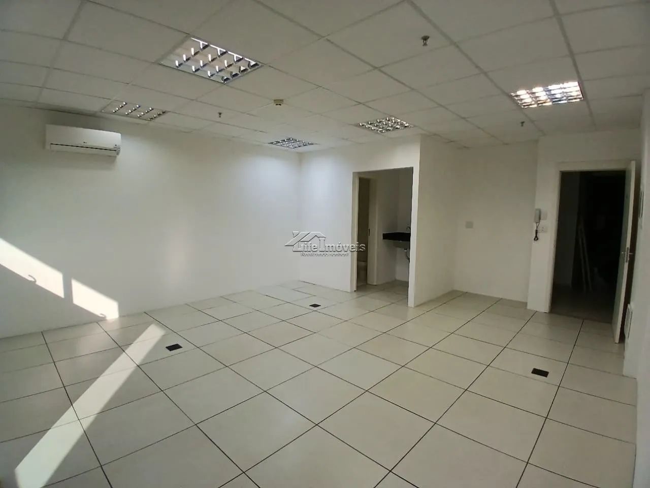 Sala comercial 43,90m² vende e aluga - Foto 4