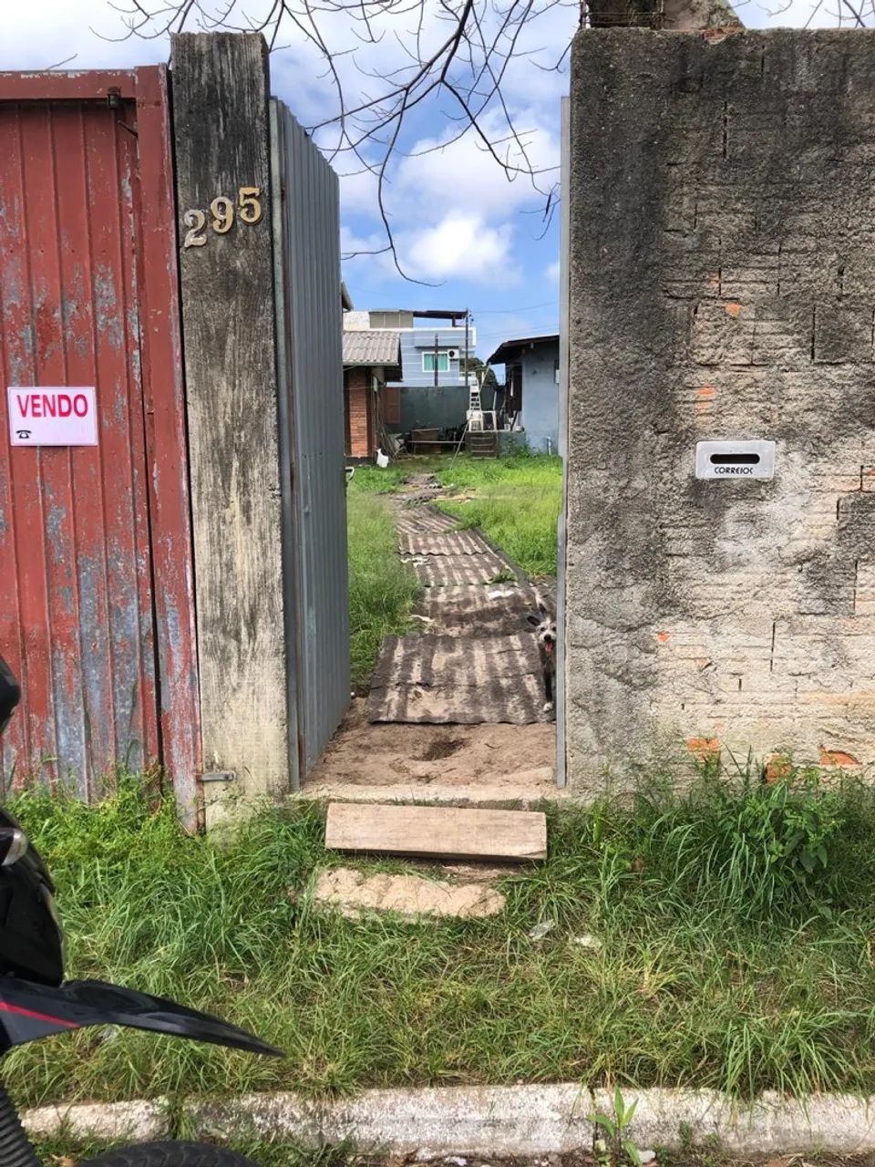 Vende-se lote com duas casas  - Foto 2