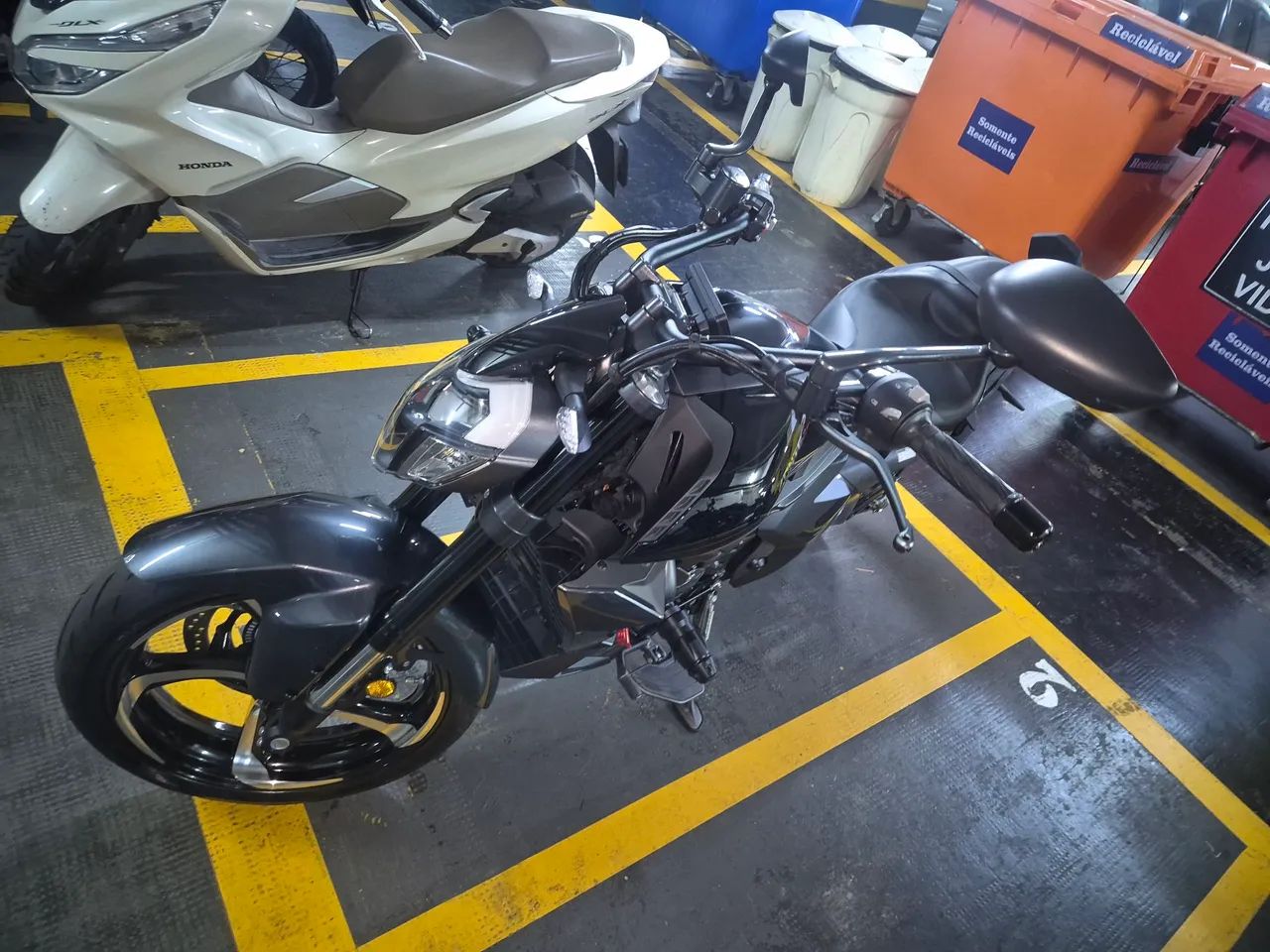 MOTO EXTREMAMENTE NOVA - Foto 2