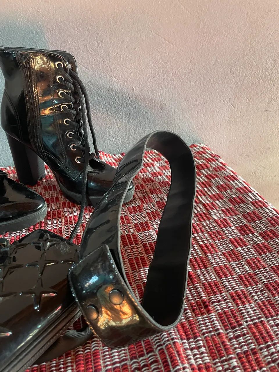 Kit verniz composto com três peças cinto bota e bolsa - Foto 5