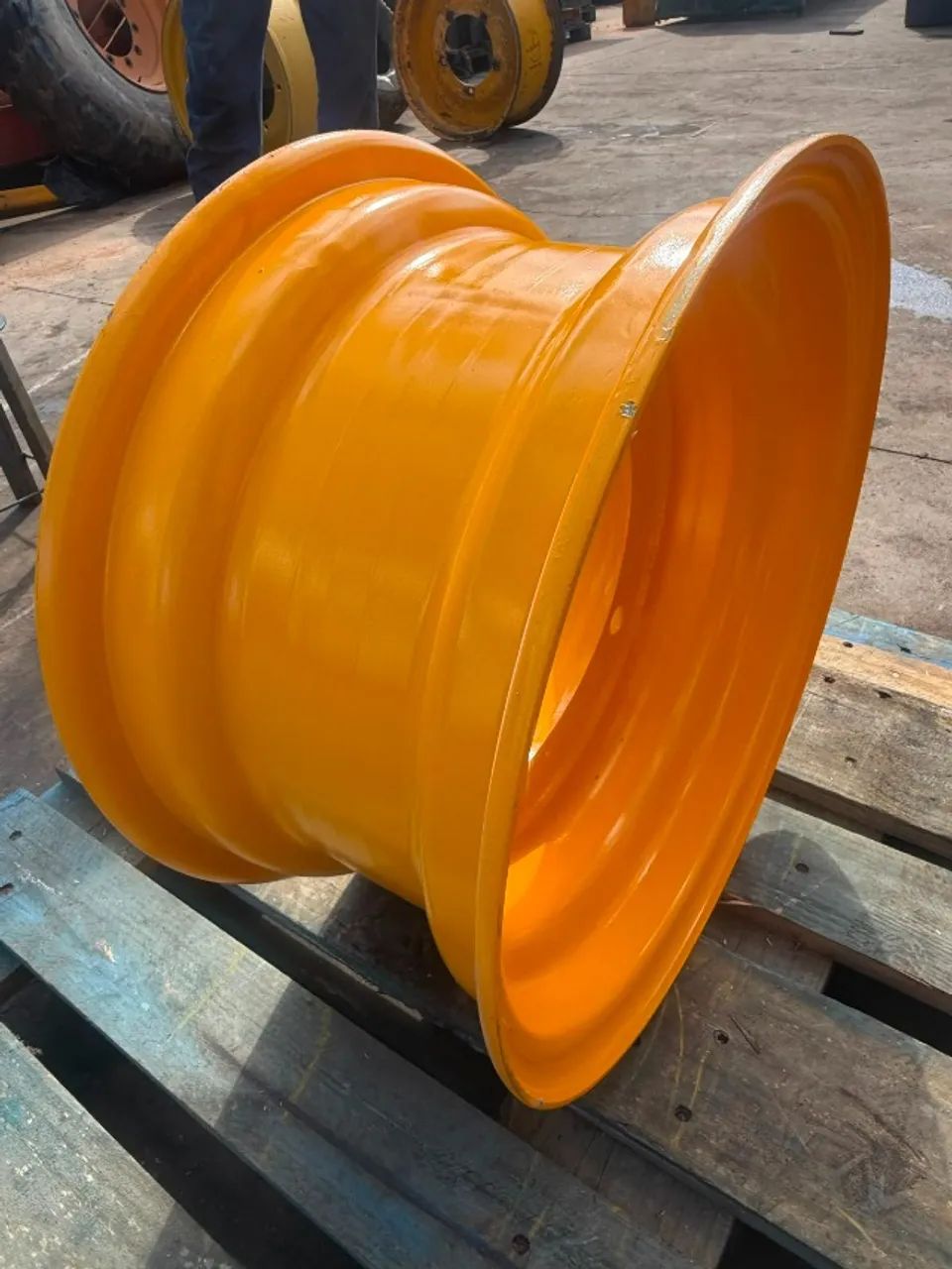 Roda dia. 4x4 - 9x18 retroescavadeira JCB 3C - 3CX p/n 339/41235