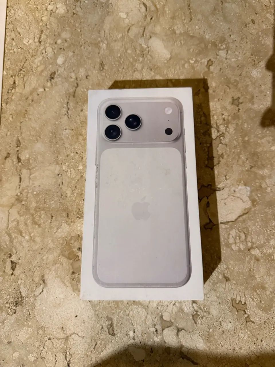 iPhone 17 pro Max lacrado