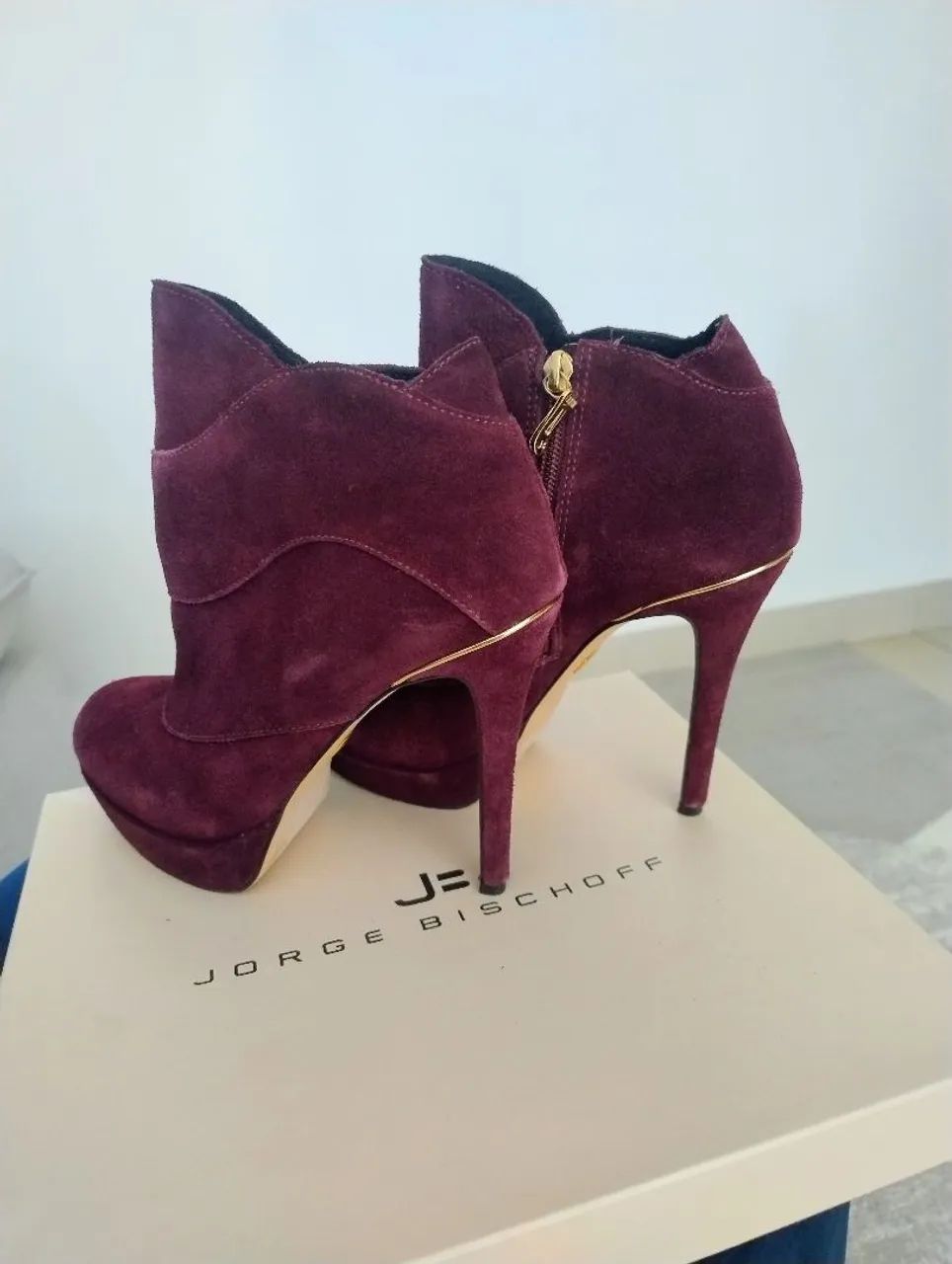 Ankle boot Jorge Bischoff n 37 marsala camurça em perfeito estado  - Foto 2