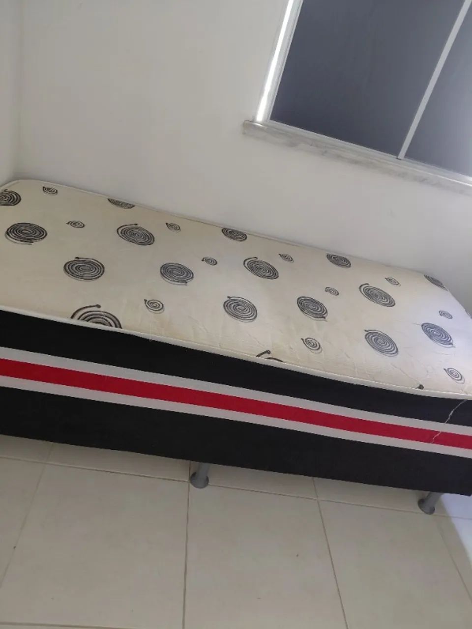 Cama box solteiro seminova 