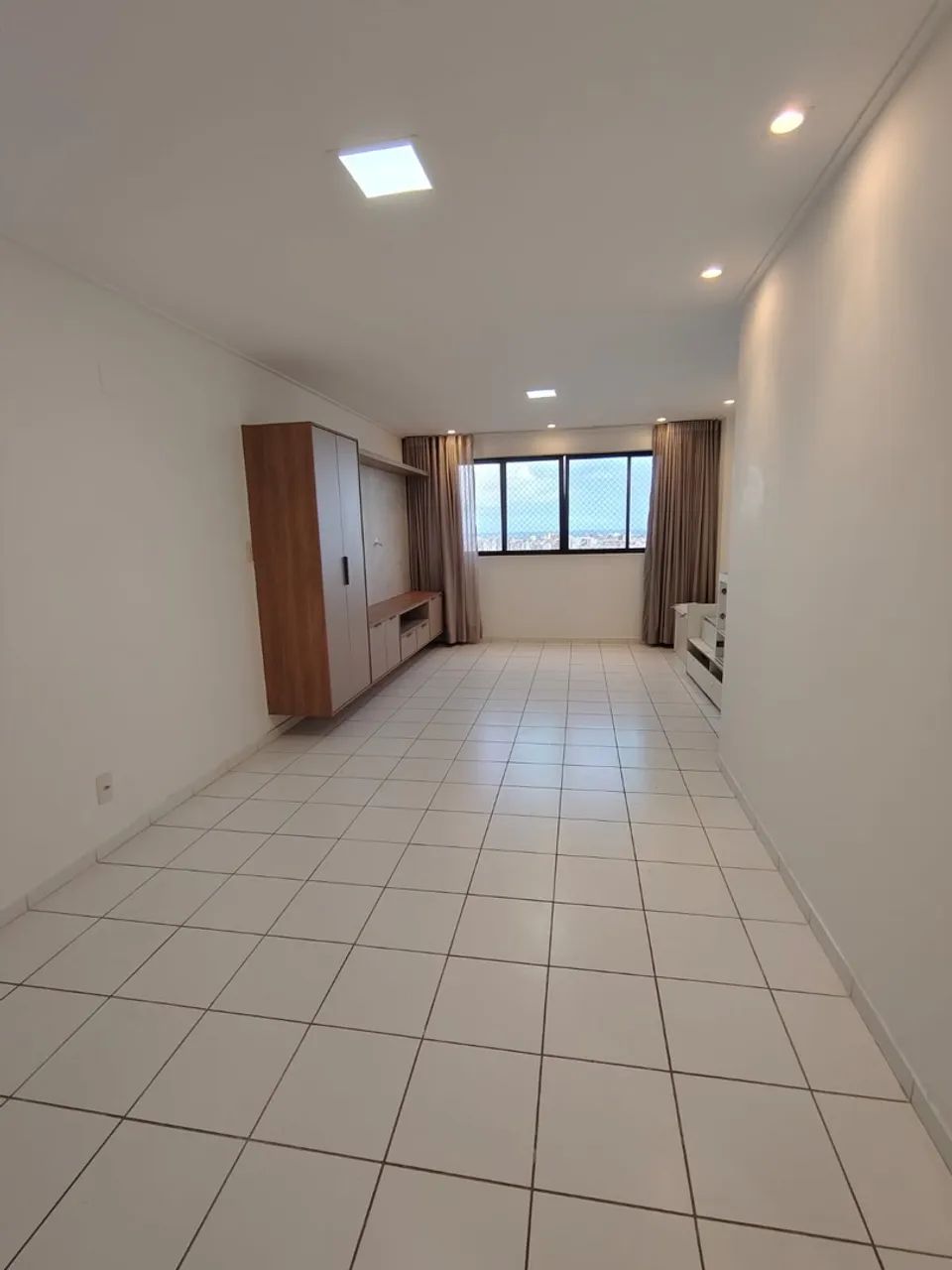 Alugo apto com 97m, 3/4 +dependência