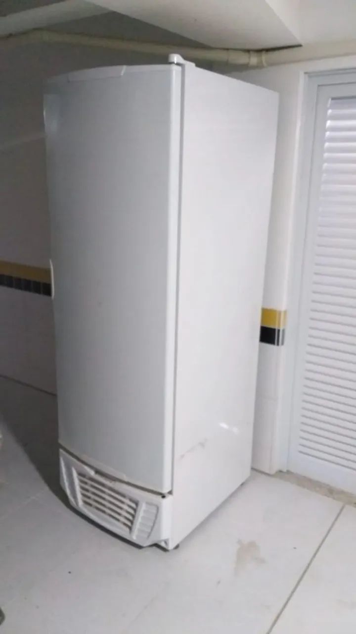Gelopar Vertical 575L Branco