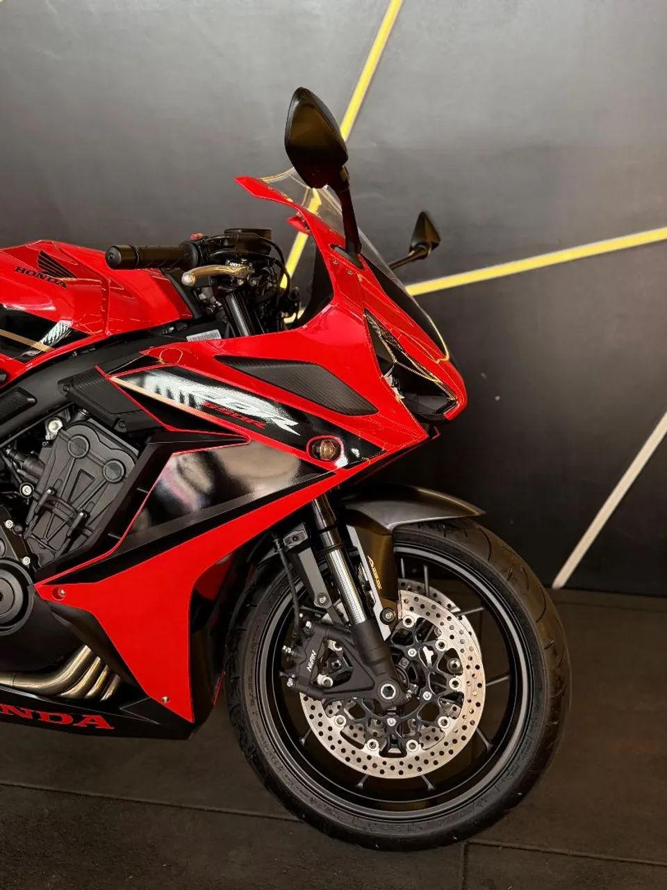 CBR 650 R 2024 - Foto 3