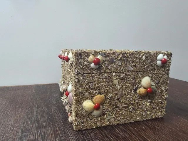 Baú trabalhado com conchas - Foto 3