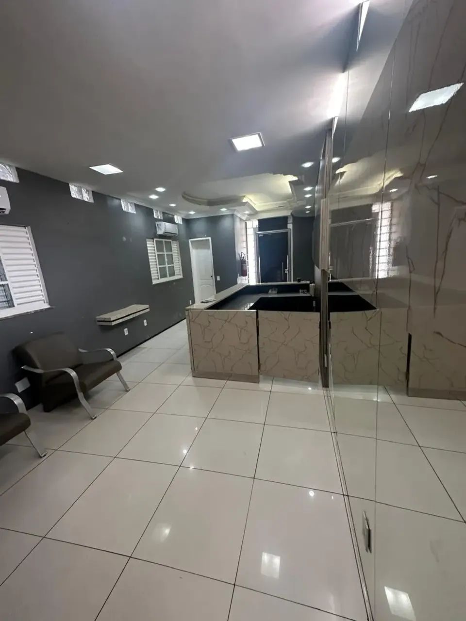 ALUGO PREDIO COMERCIAL NO CENTRO COM 10 SALAS - Foto 2