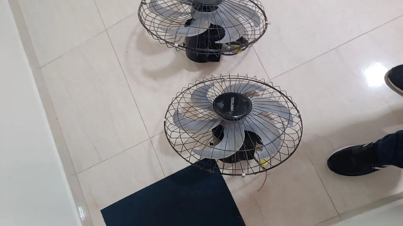 Dois Ventiladores Ventisol para comercio - Foto 4