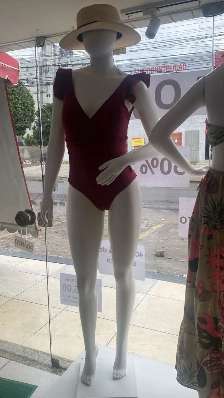 vendo 3 manequins de loja com apenas 4 meses de uso