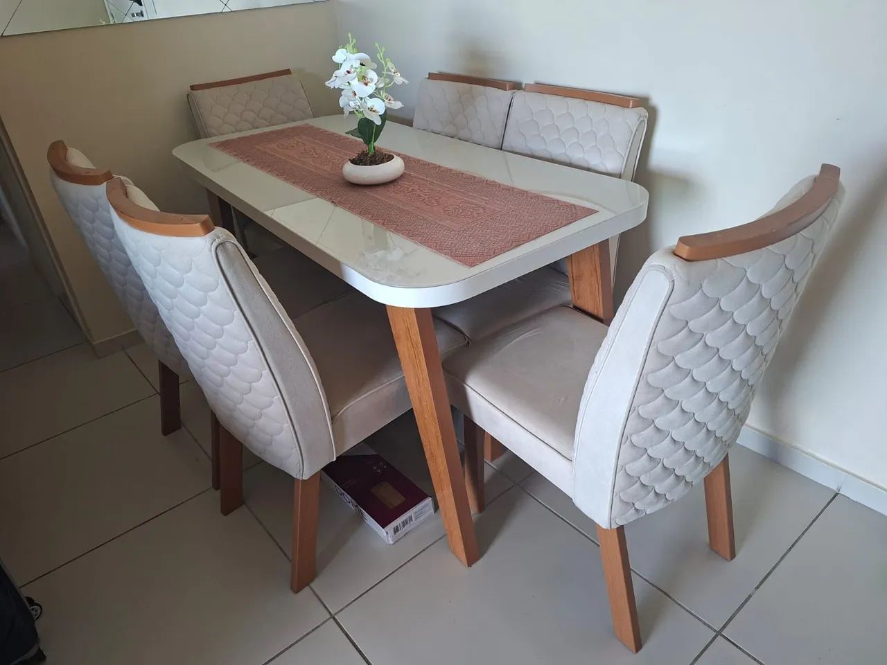 Mesa com seis cadeiras - Foto 5