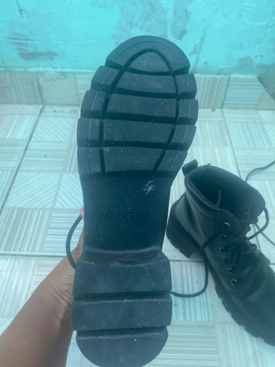 Vendo bota  tamanho 35 - Foto 3