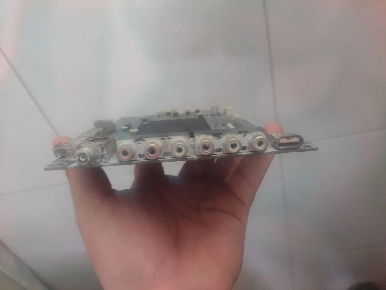 Vendo carcaça de tvs e placa tvs problema tela  - Foto 4