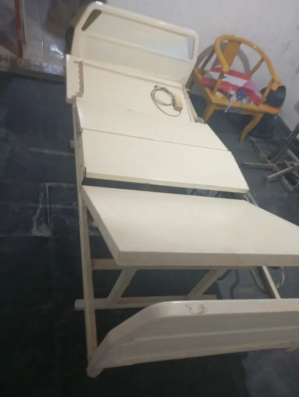 Cama hospitalar motorizada com defeito  - Foto 5