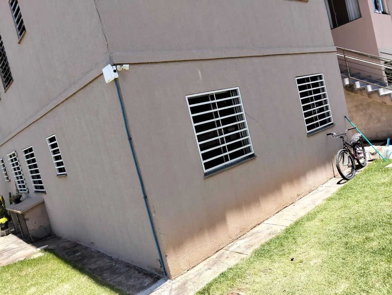 Apartamento de 2 quartos - Garagem - Varanda - Parque Eldorado Oeste