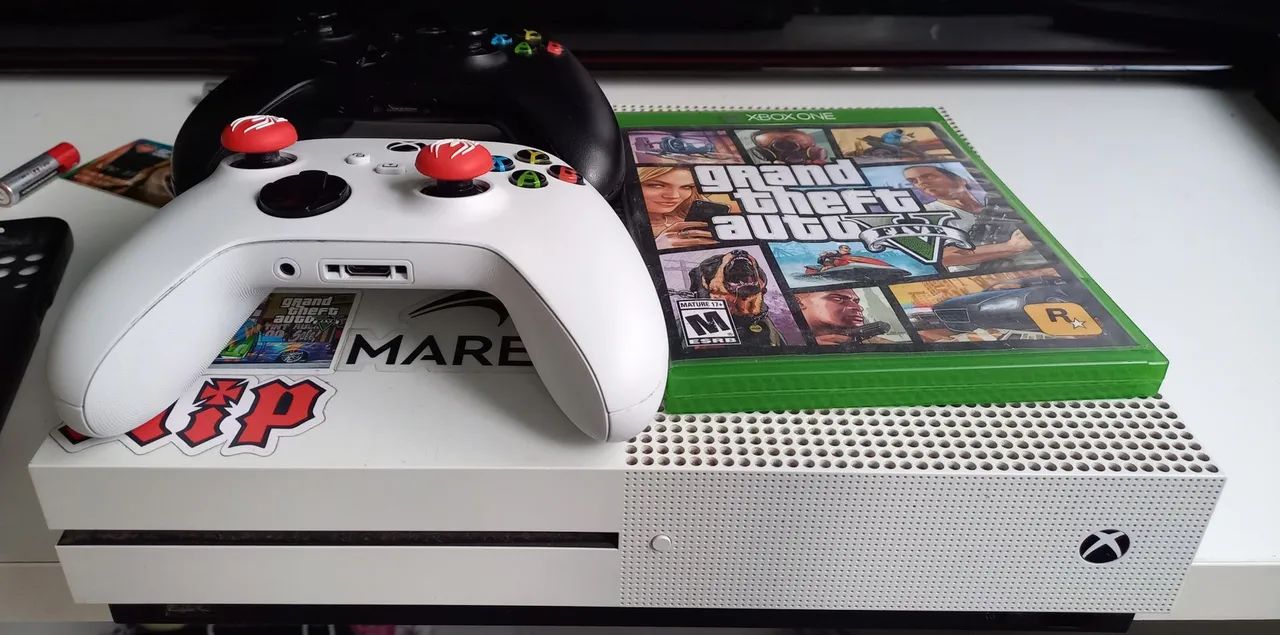 VENDO XBOX ONE S !! APENAS COM O CONTROLE PRETO - Foto 2