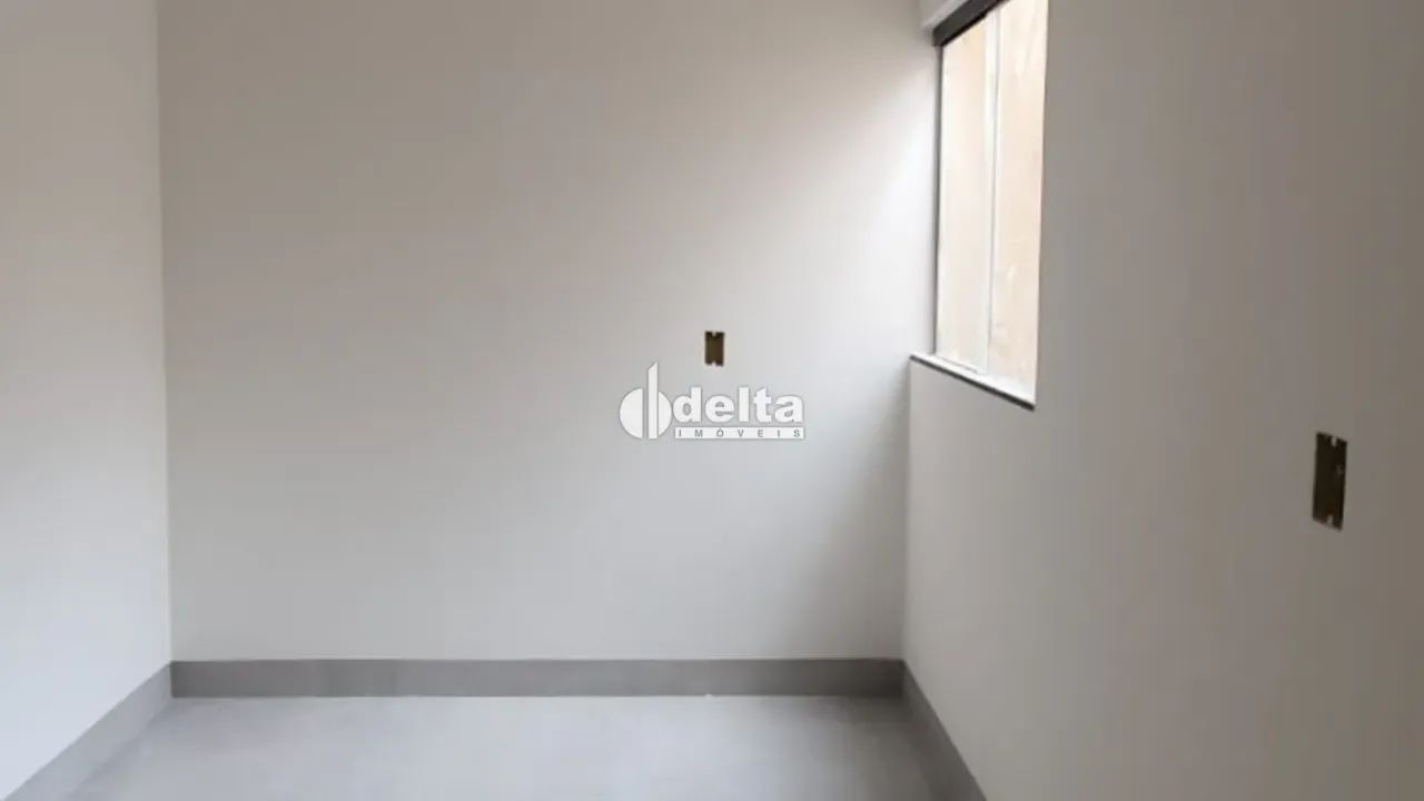 Casa com 3 quarto sendo 1 suíte disponível para Venda no bairro Jardim Brasília em Uberlân - Foto 11