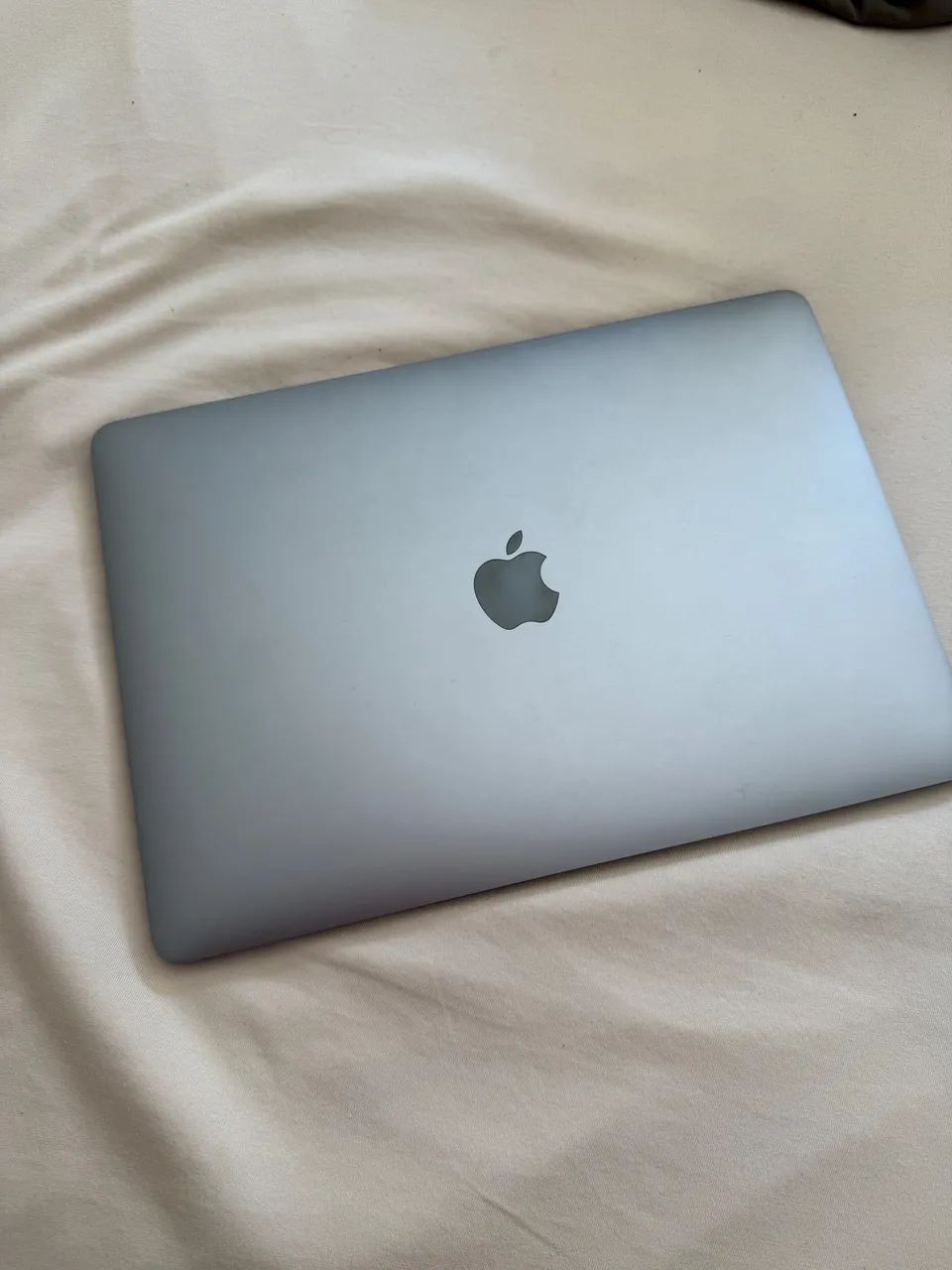 Mac book pro with  m2 chip  - Foto 3