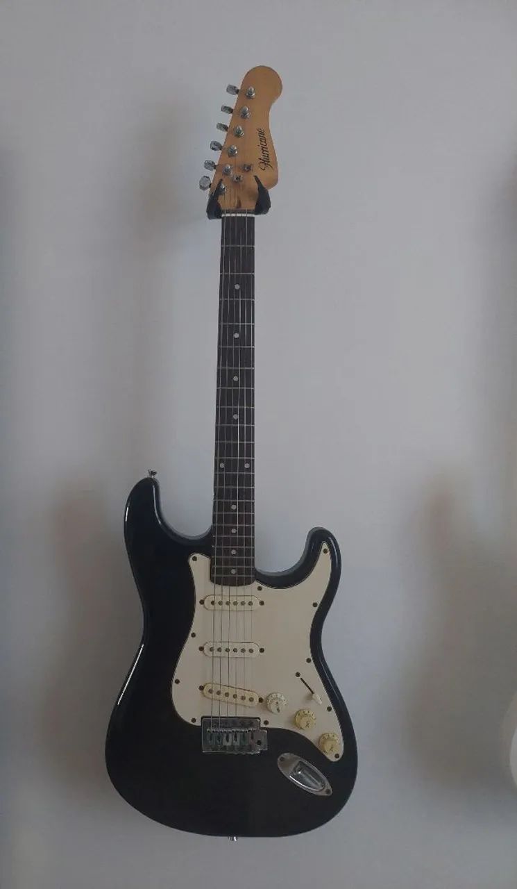 Kit: guitarra, pedaleira e amp