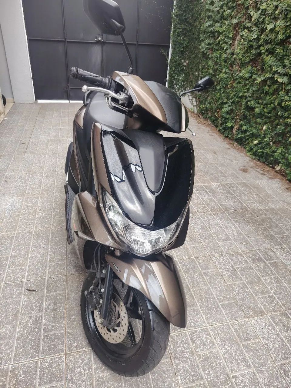 Moto automática 2025 fluo