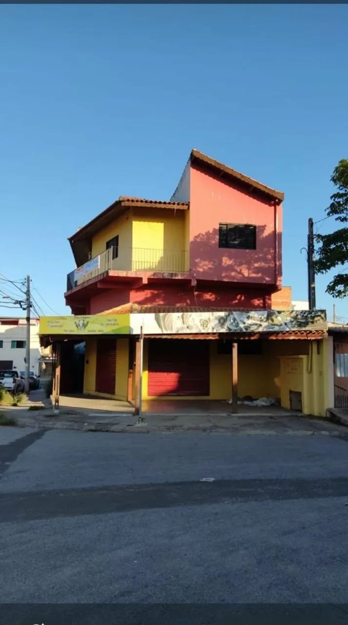 Vendo sobrado com salão comercial e moradia na parte superior 