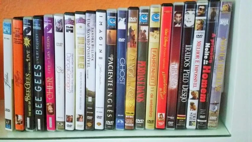 42 DVDs Filmes e Musicais - Foto 3