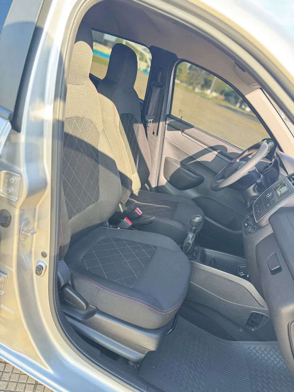 Renault Kwid Zen 1.0 Flex 12V 5P Mec. 2022 - Foto 5