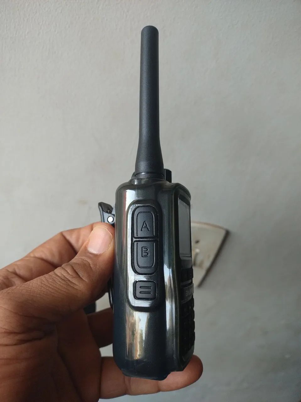 1 Unidade de HT walkie Talkie UV 5R Mini - Foto 4