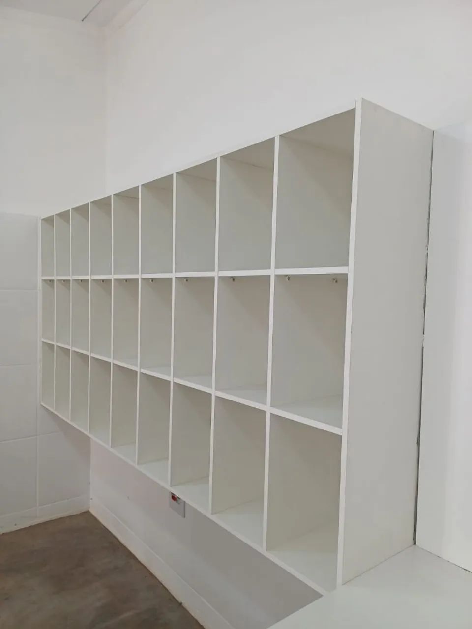 Estante com 16 nichos - Foto 2