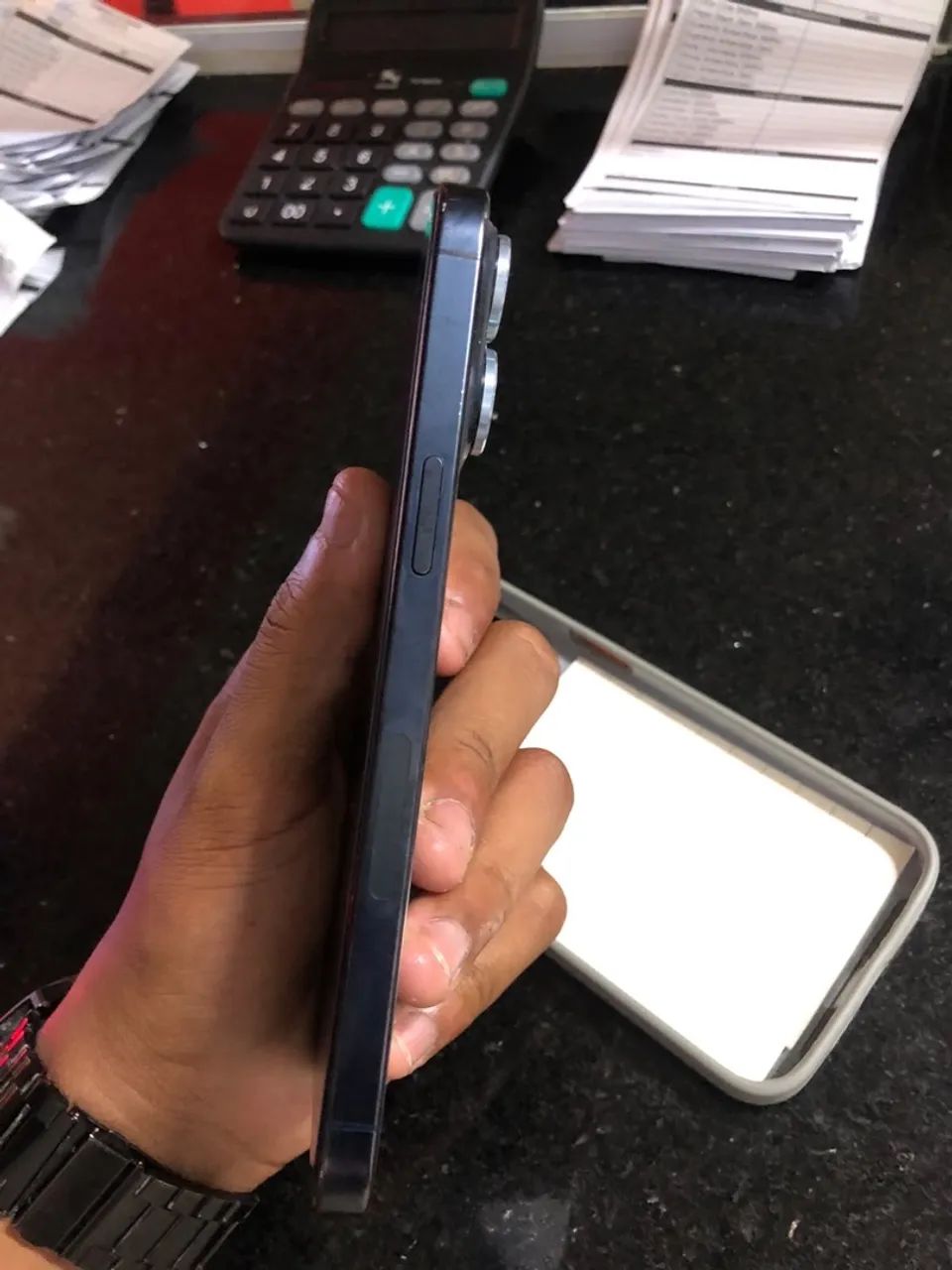 iPhone 15 Pro Max 512GB - Titânio Preto - Foto 3