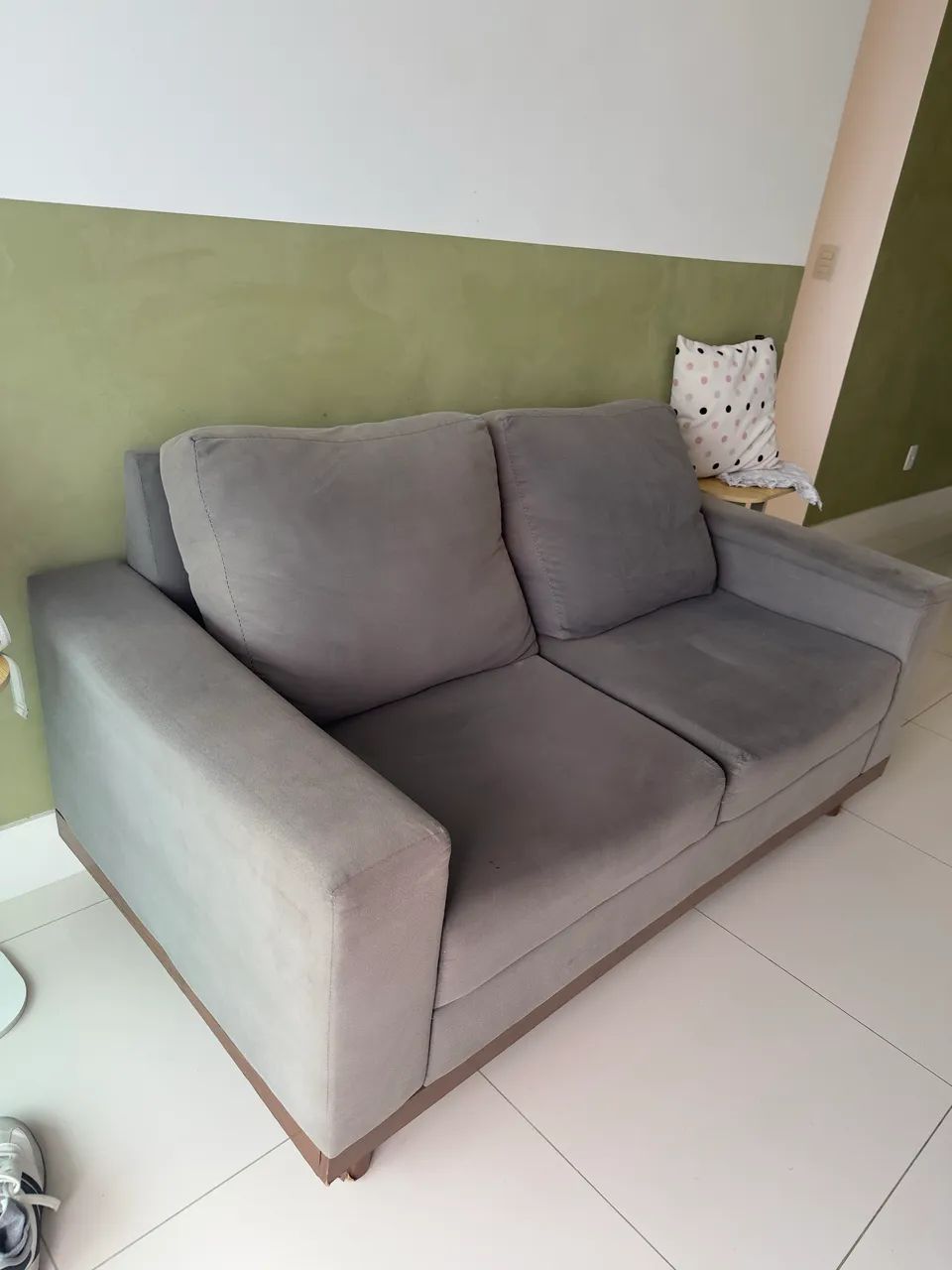 Sofá cinza dois lugares  - Foto 3