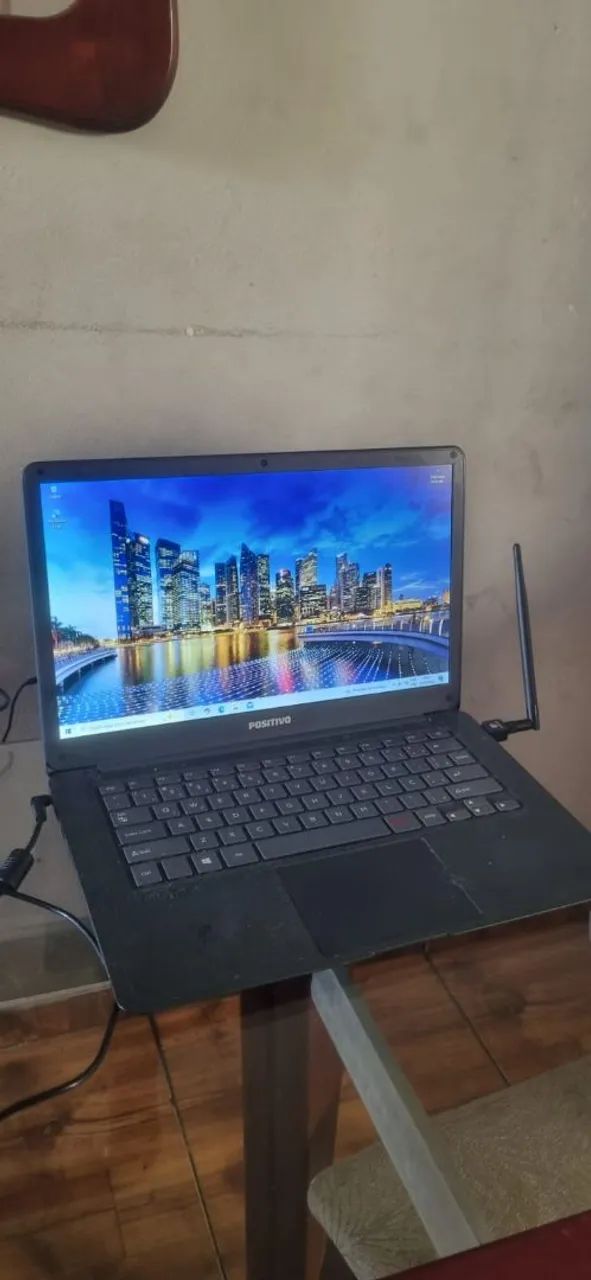 2 Notebook parado e 1 funcionando
