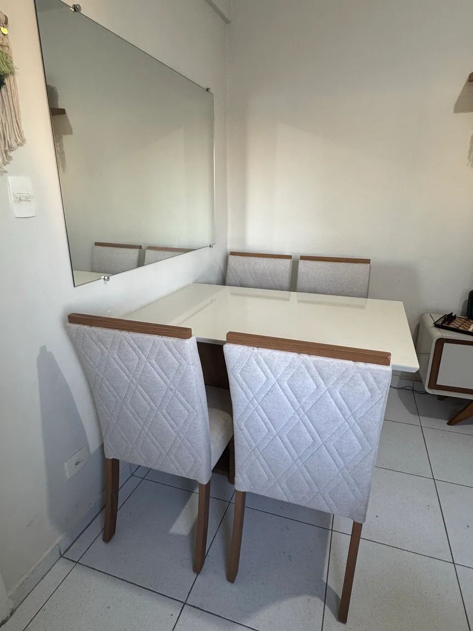 Mesa de jantar 4 cadeiras 