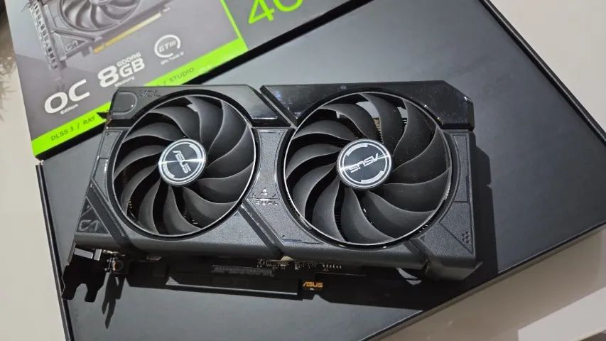 Placa de vídeo RTX 4060 8GB Asus - Foto 3