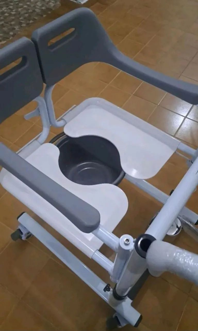 Cadeira de Transferência e Banho - Foto 5
