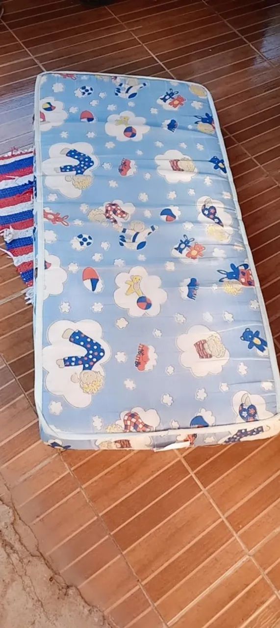 Vendo esse colchão de berço usado porém conservado  - Foto 3
