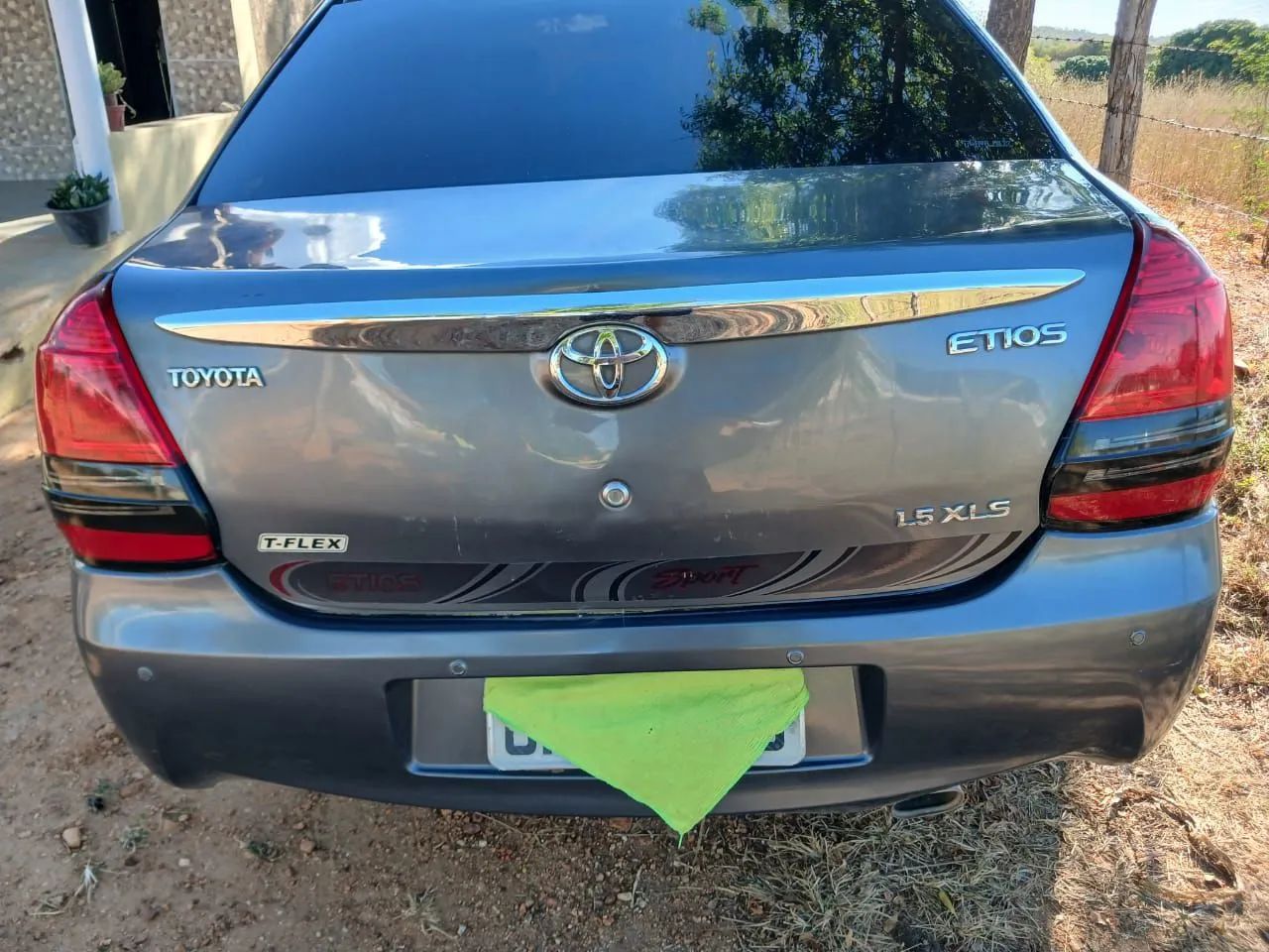 Toyota Etios ETIOS XLS Sedan 1.5 Flex 16V 4p Mec. 2013