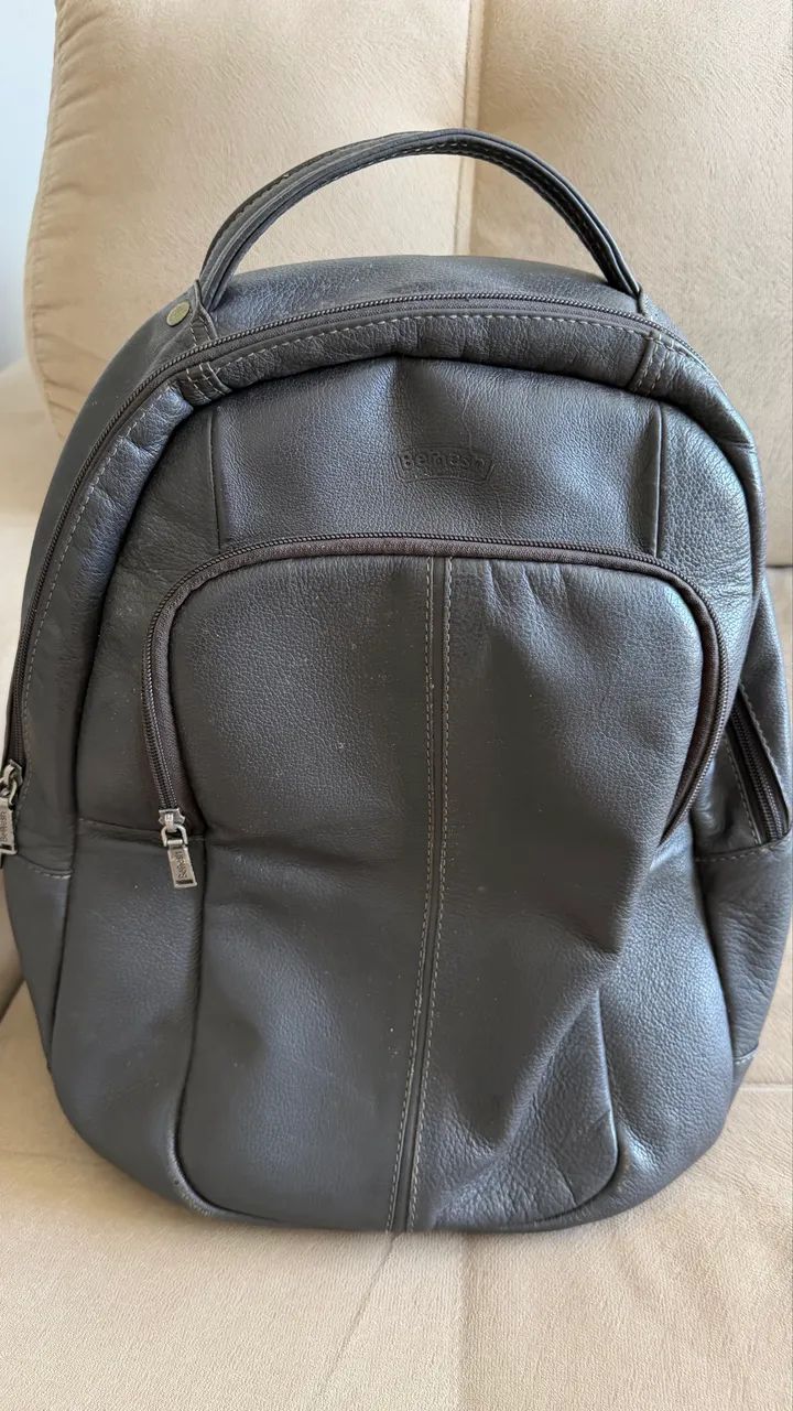 Mochila executiva em couro legítimo 