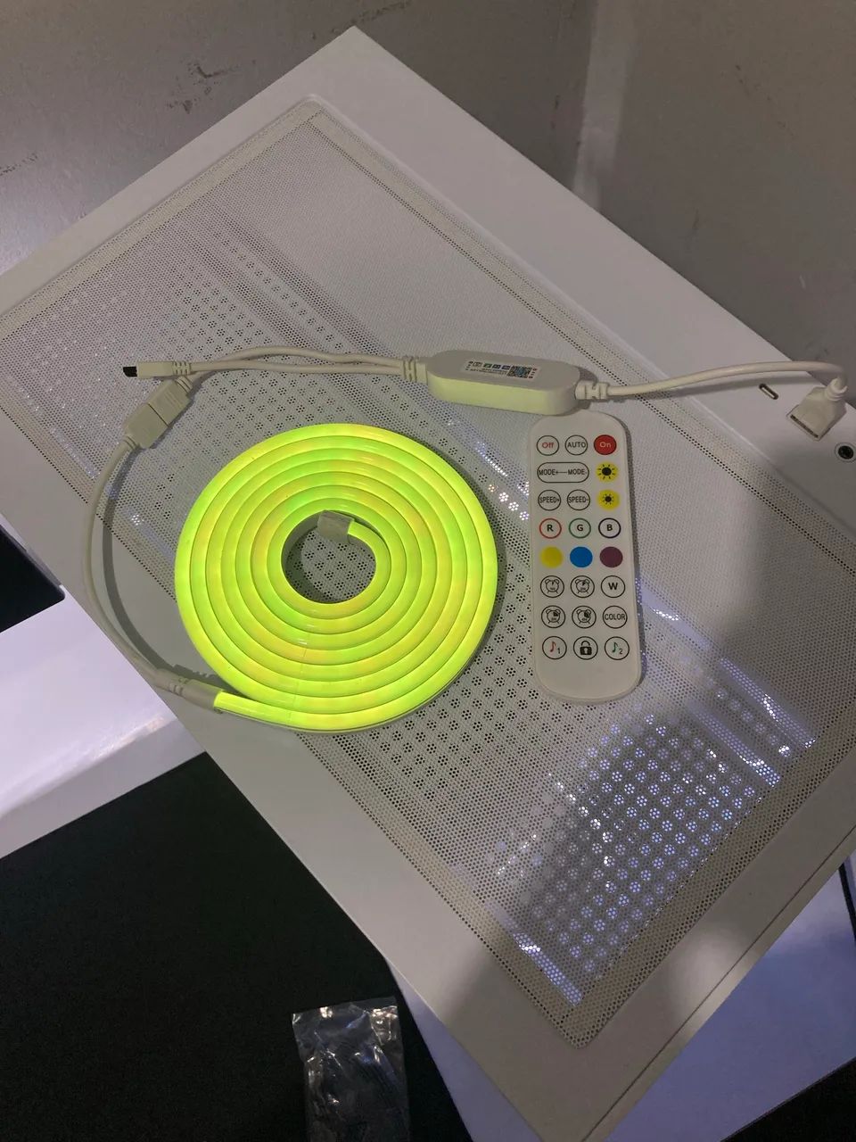 Fita Led RGB Flexível - Controlável via bluetooth/controle. - Foto 4