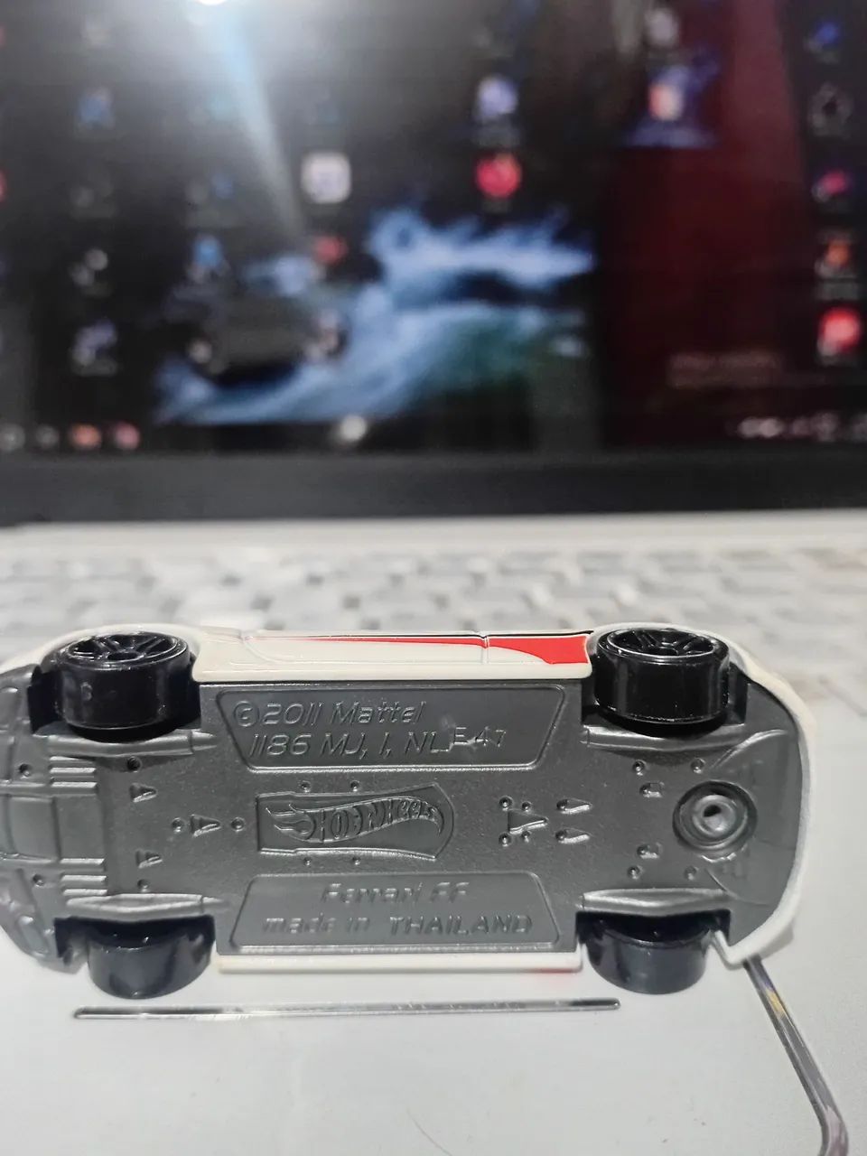 Miniatura  Hot Wheels Ferrari FF - Foto 2