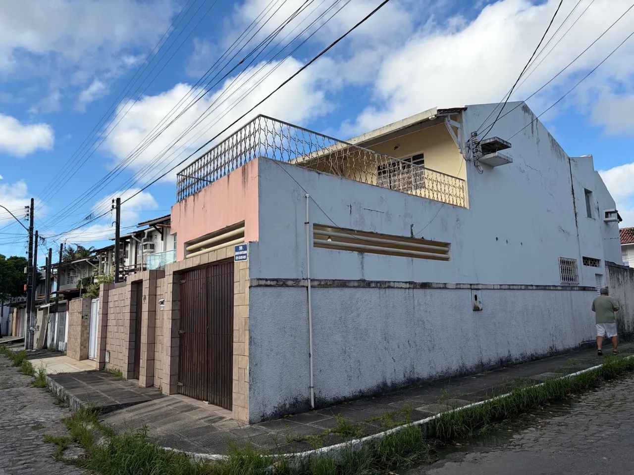 VENDE-SE CASA COM PRIMEIRO ANDAR - Foto 4