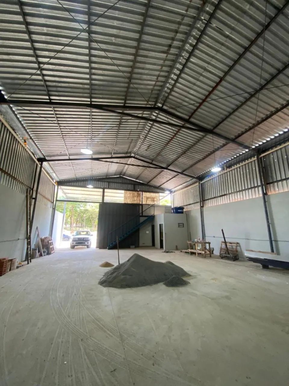 Galpão Av. Nadra Bufaical, 360m², para locaçao, Setor Faiçalville. - Foto 2