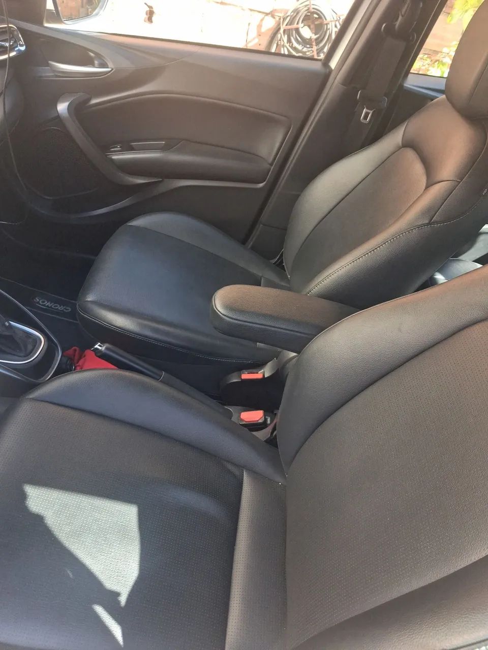 Fiat Cronos Precision 1.3 16V Flex Aut. 2023 - Foto 2